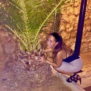 Meet your Posher, Daniela